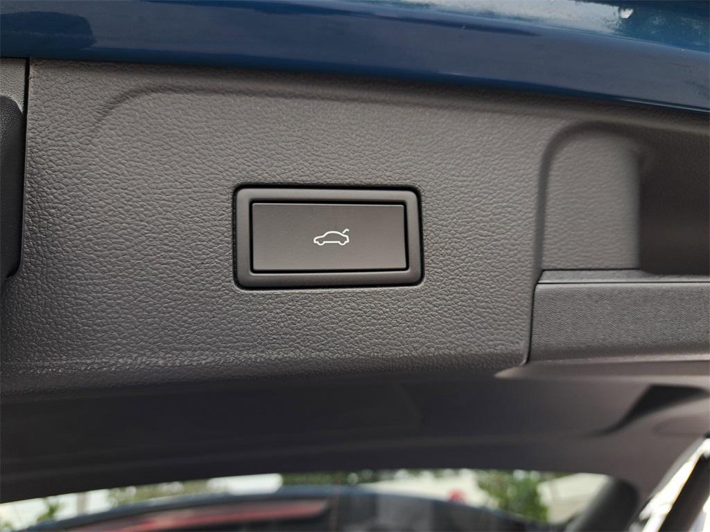 new 2025 Volkswagen Atlas car, priced at $40,691