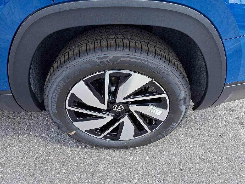 new 2025 Volkswagen Atlas car, priced at $40,691