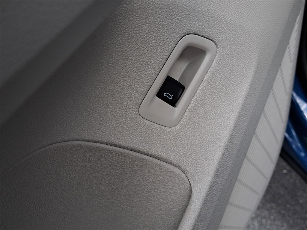 new 2025 Volkswagen Atlas car, priced at $40,691