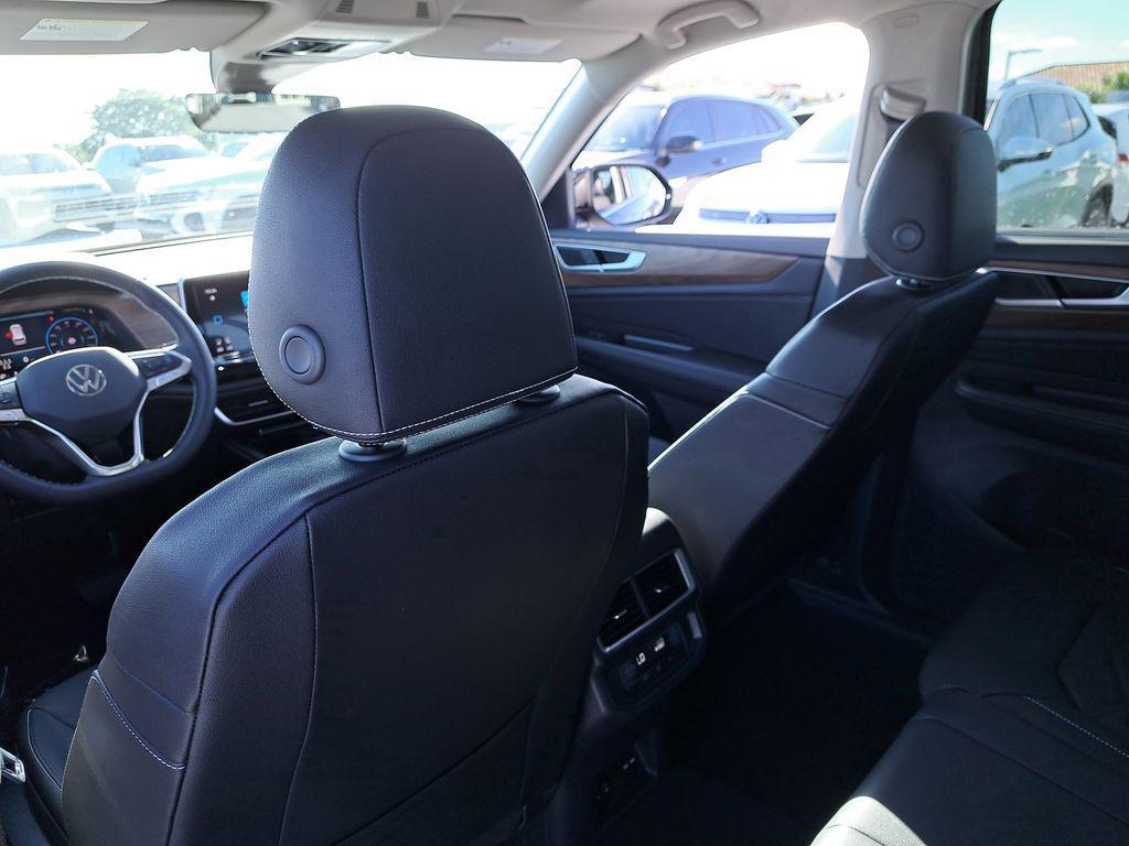 new 2026 Volkswagen Atlas car, priced at $43,649