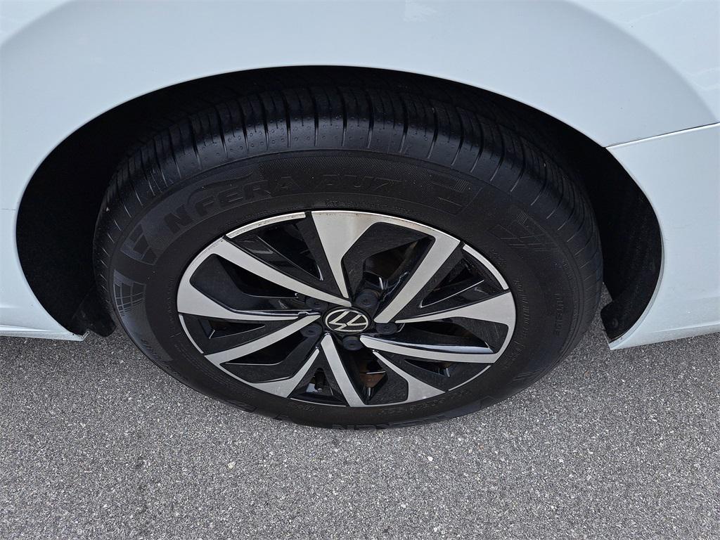 used 2024 Volkswagen Jetta car, priced at $18,595