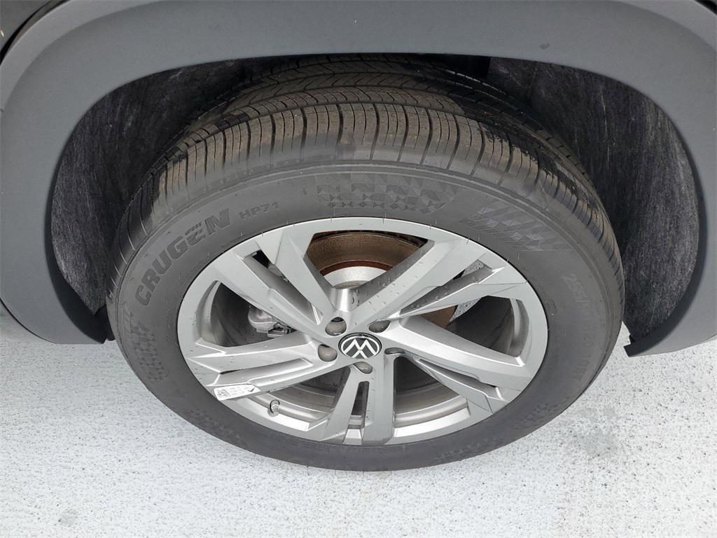 new 2024 Volkswagen Atlas Cross Sport car, priced at $41,886