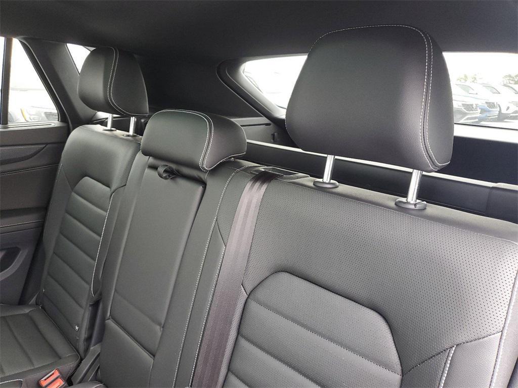 new 2024 Volkswagen Atlas Cross Sport car, priced at $41,886