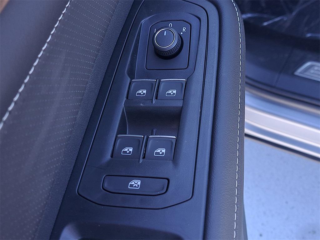 new 2026 Volkswagen Atlas car, priced at $43,322