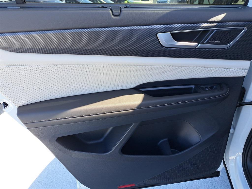 new 2026 Volkswagen Atlas Cross Sport car, priced at $51,680