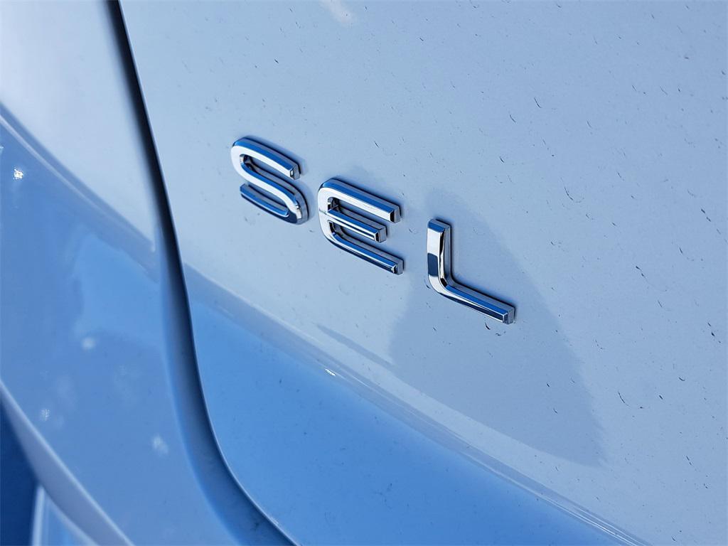 new 2026 Volkswagen Atlas Cross Sport car, priced at $51,680