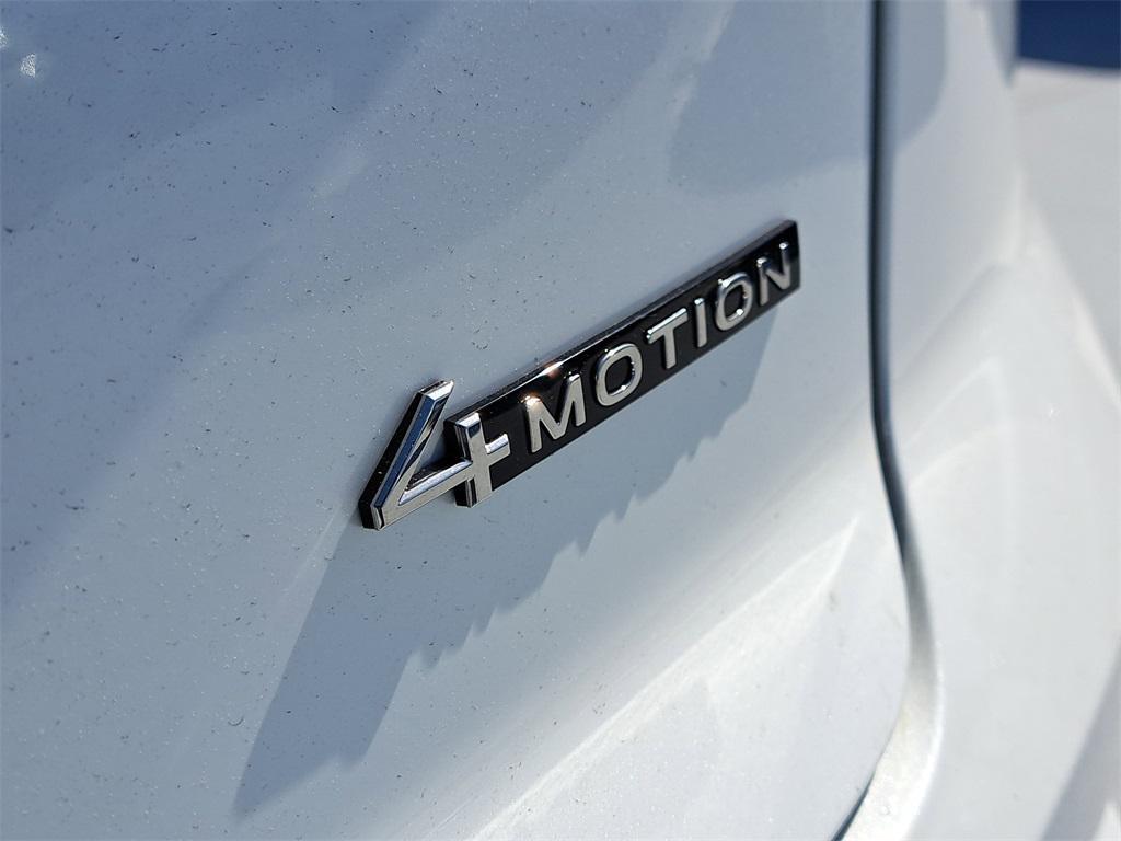 new 2026 Volkswagen Atlas Cross Sport car, priced at $51,680