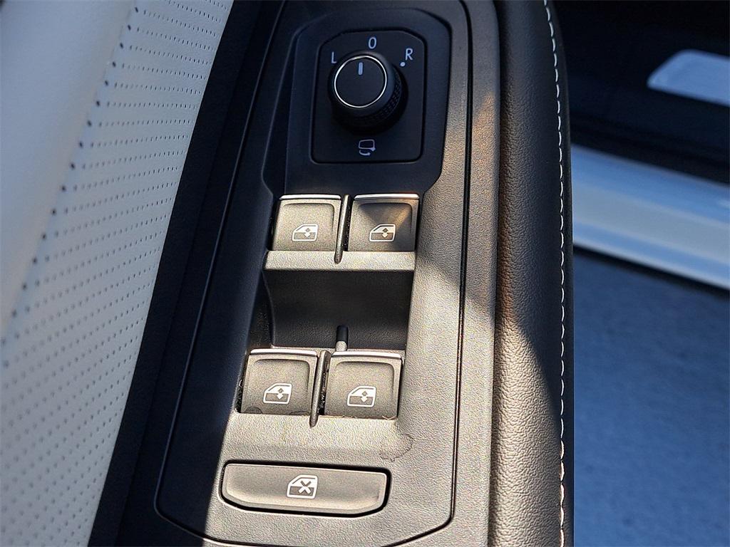 new 2026 Volkswagen Atlas Cross Sport car, priced at $51,680