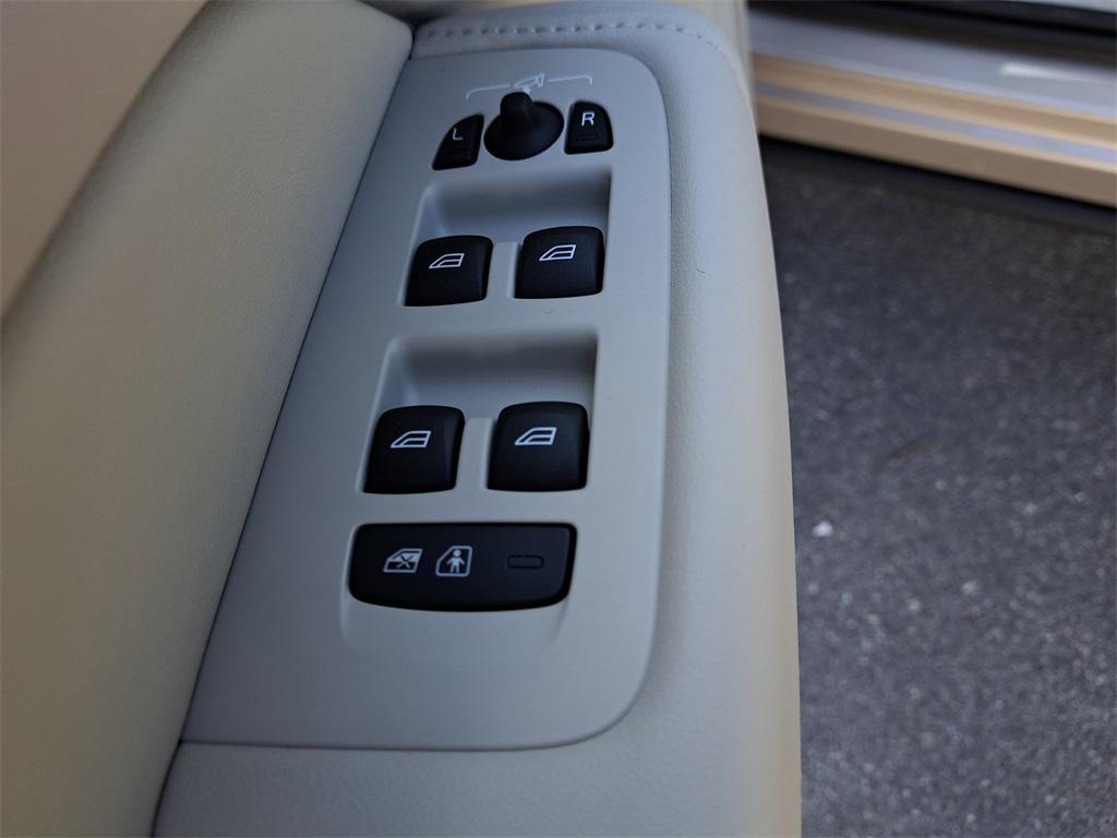 new 2026 Volvo XC60 car, priced at $58,820