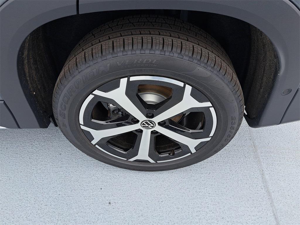 new 2026 Volkswagen Tiguan car, priced at $35,733