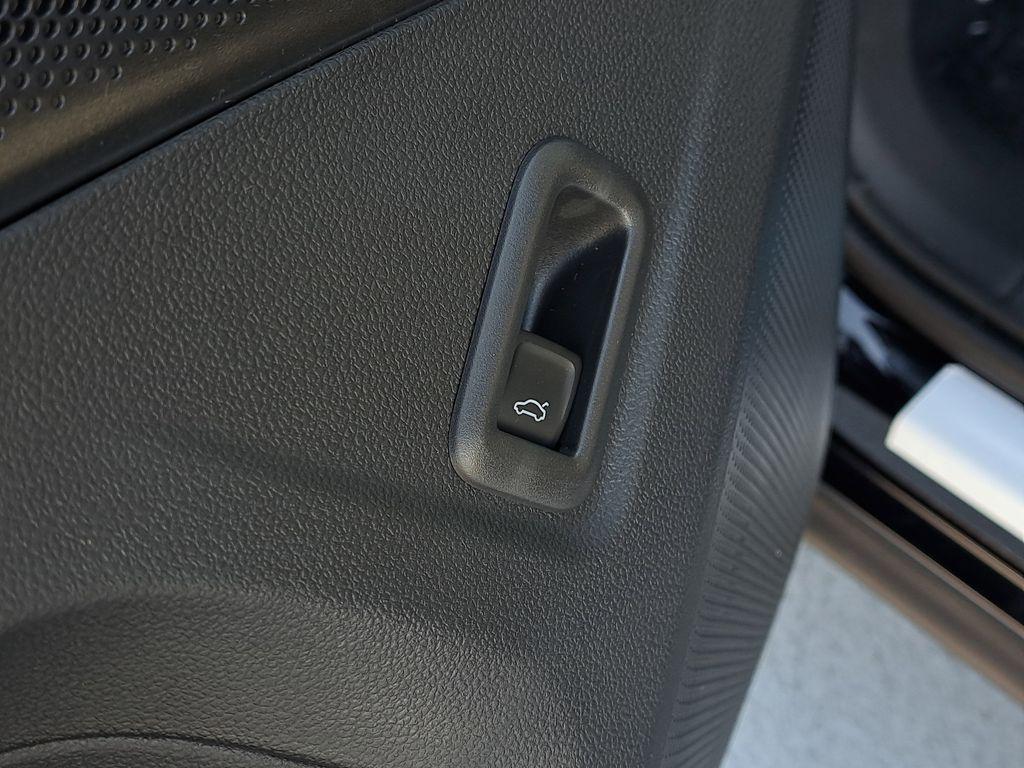 new 2026 Volkswagen Tiguan car, priced at $34,281