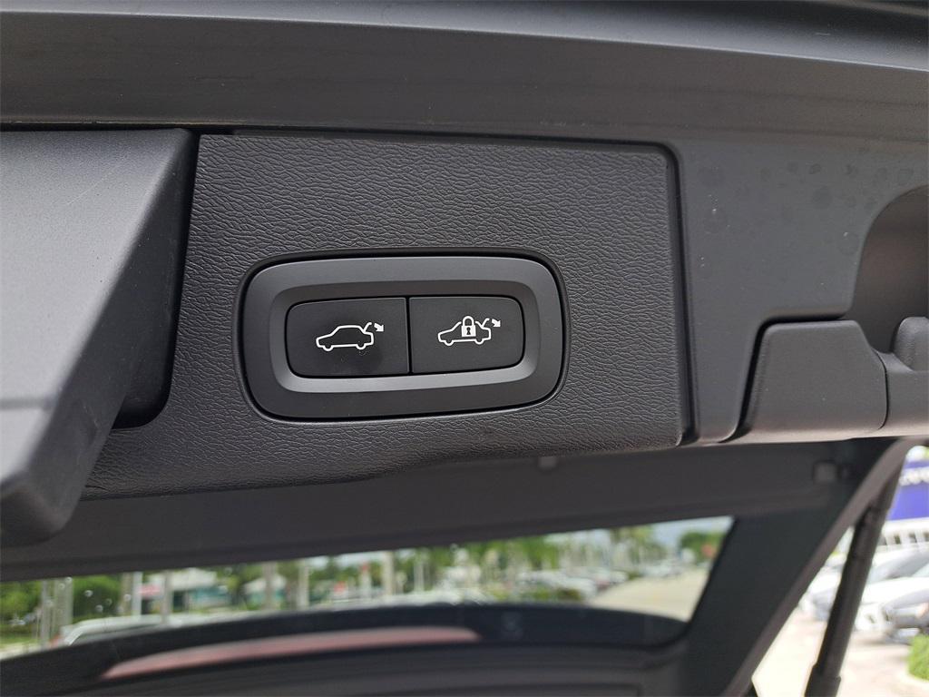 used 2022 Volvo XC60 car, priced at $27,695