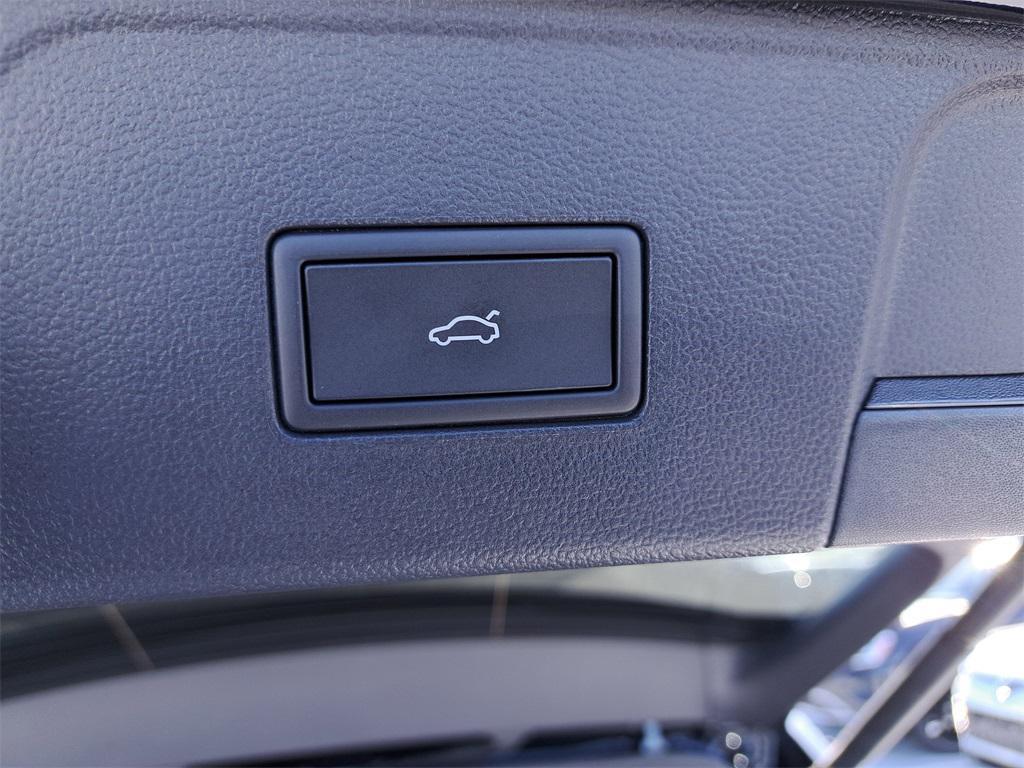 new 2026 Volkswagen Atlas car, priced at $42,724