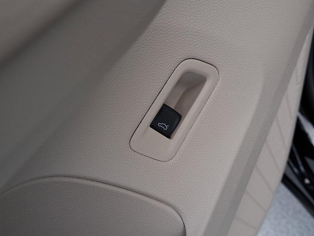 new 2026 Volkswagen Atlas car, priced at $43,045