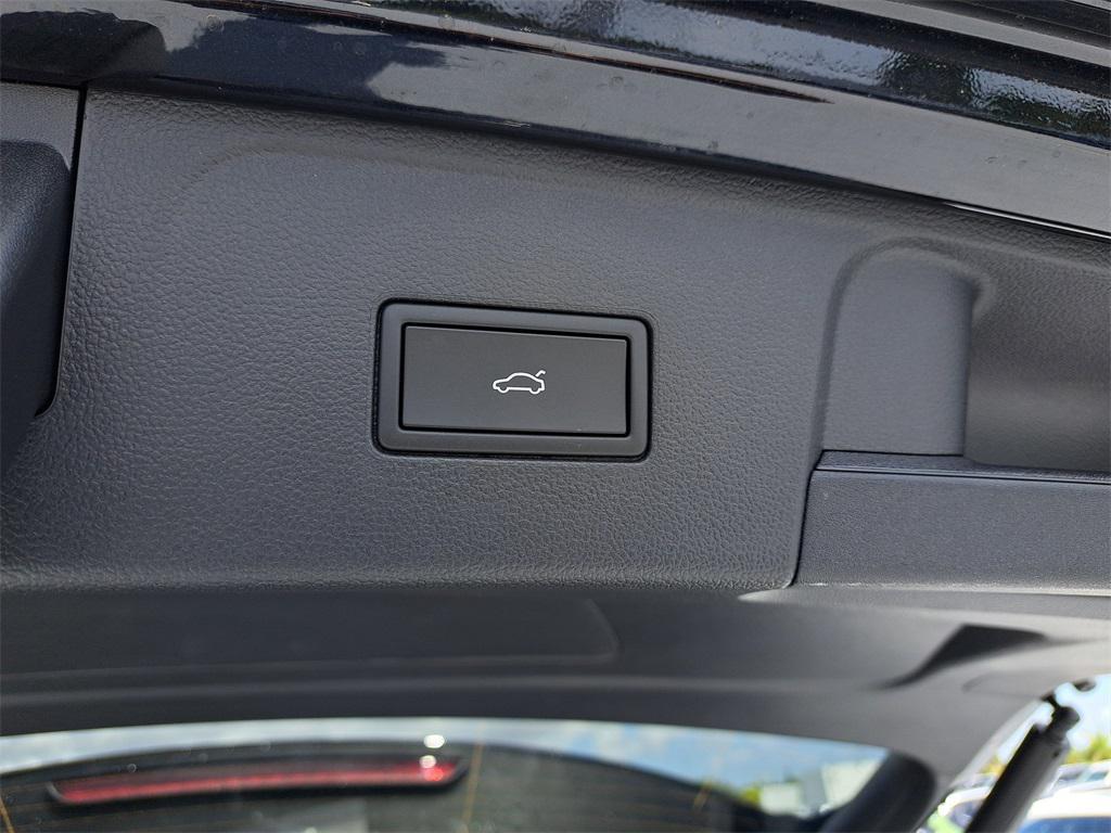 new 2025 Volkswagen Atlas car, priced at $41,853