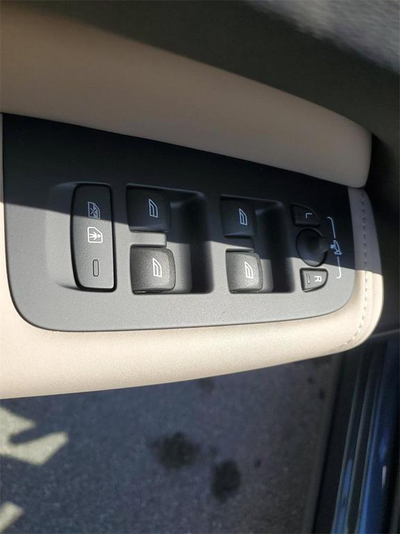 new 2026 Volvo XC60 car, priced at $53,756