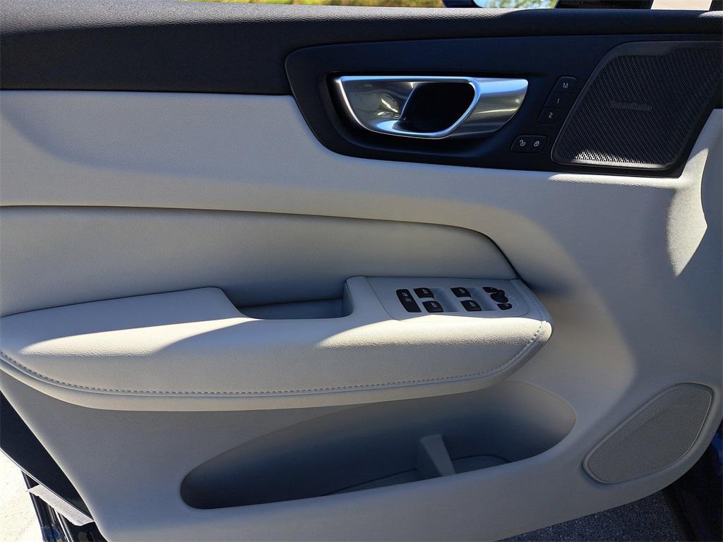 new 2026 Volvo XC60 Plug-In Hybrid car, priced at $70,816