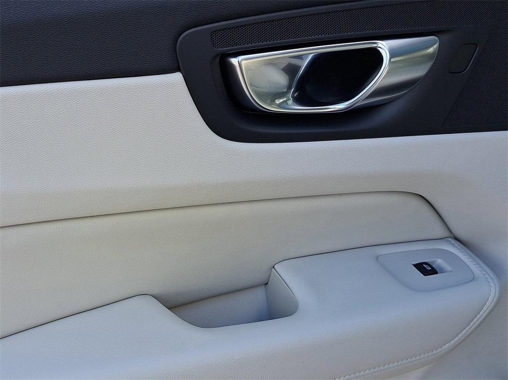 new 2026 Volvo XC60 car, priced at $59,468