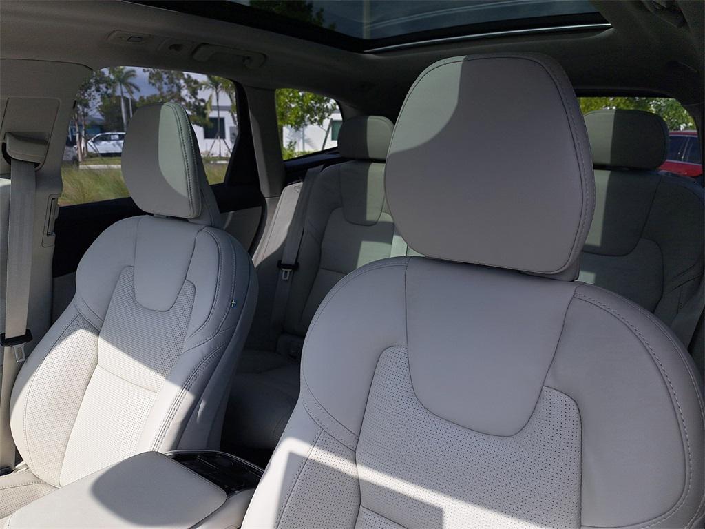 new 2026 Volvo XC60 car, priced at $59,468