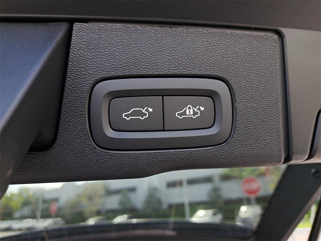 new 2026 Volvo XC60 car, priced at $59,468