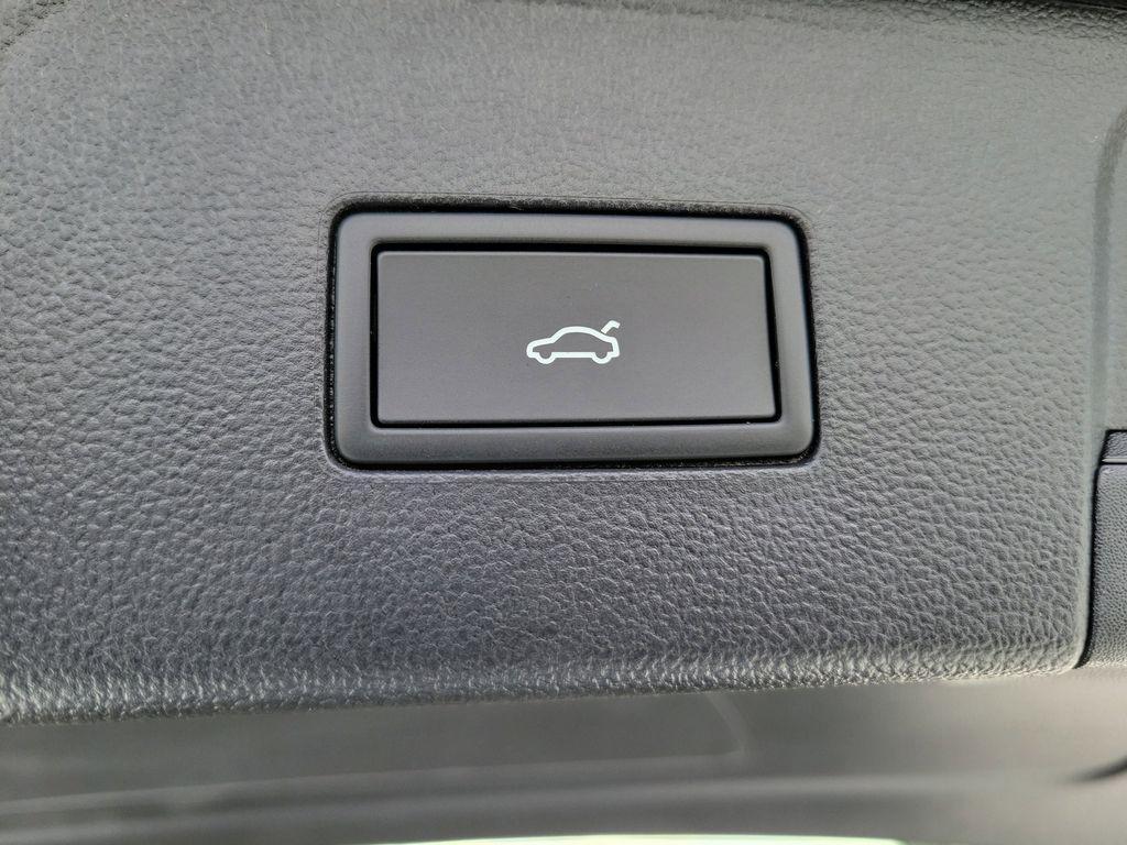 new 2026 Volkswagen Atlas car, priced at $43,724