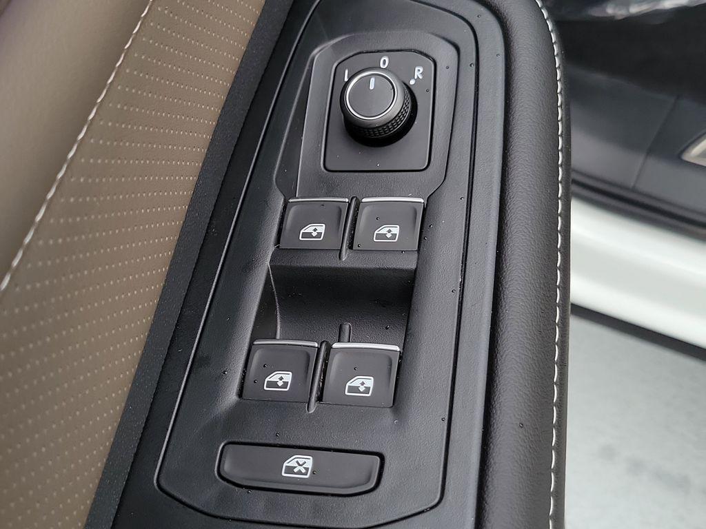 new 2026 Volkswagen Atlas car, priced at $47,196