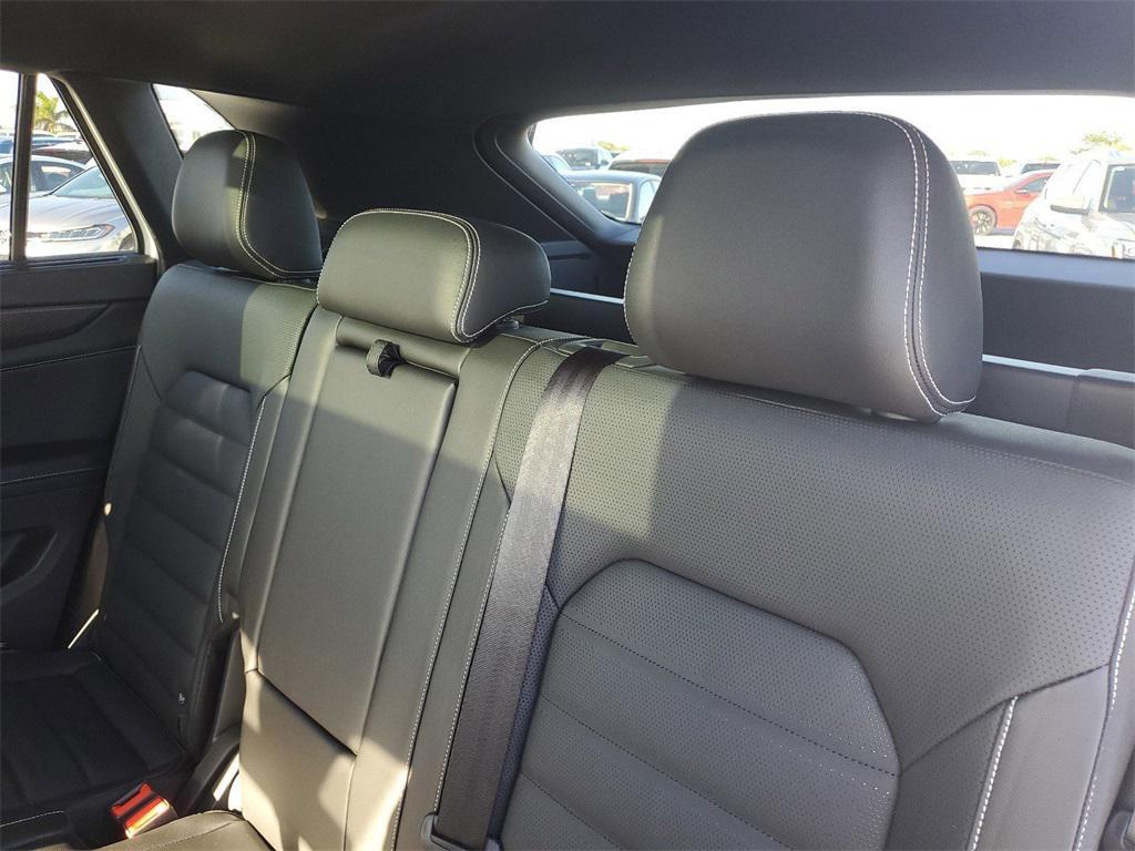 new 2024 Volkswagen Atlas Cross Sport car, priced at $42,726