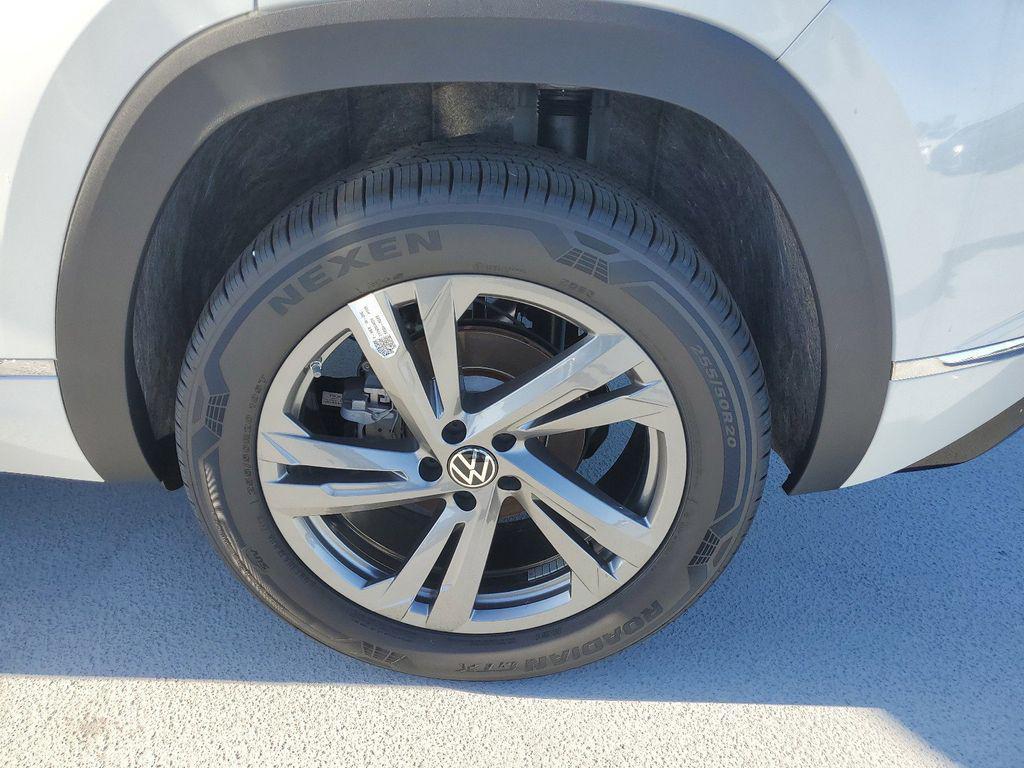 new 2024 Volkswagen Atlas Cross Sport car, priced at $42,726