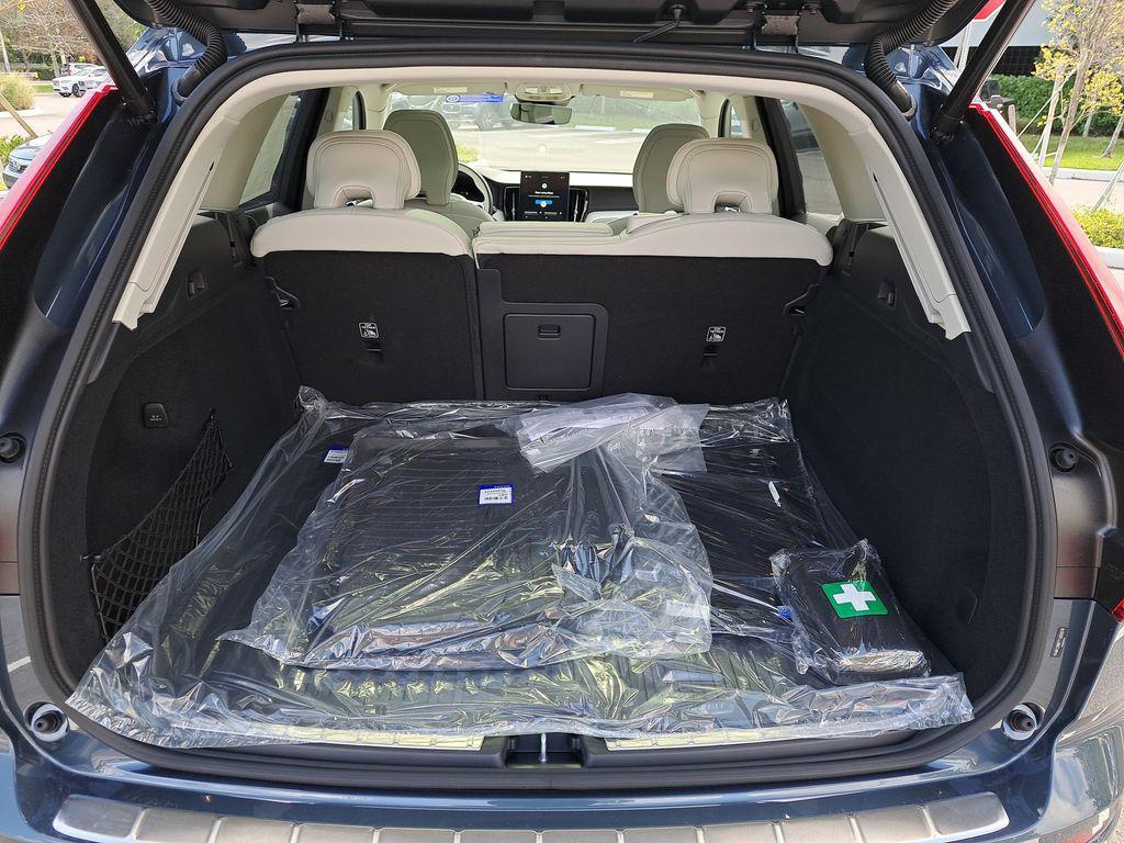 new 2026 Volvo XC60 car, priced at $59,968