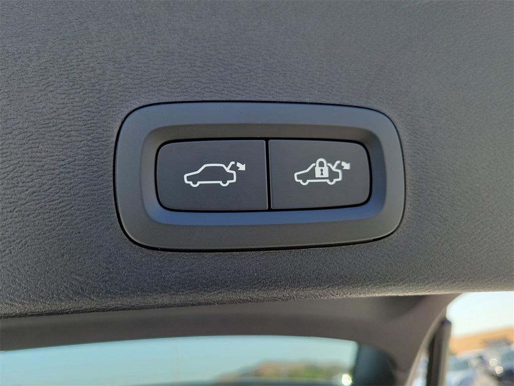 new 2026 Volvo XC40 car, priced at $45,737