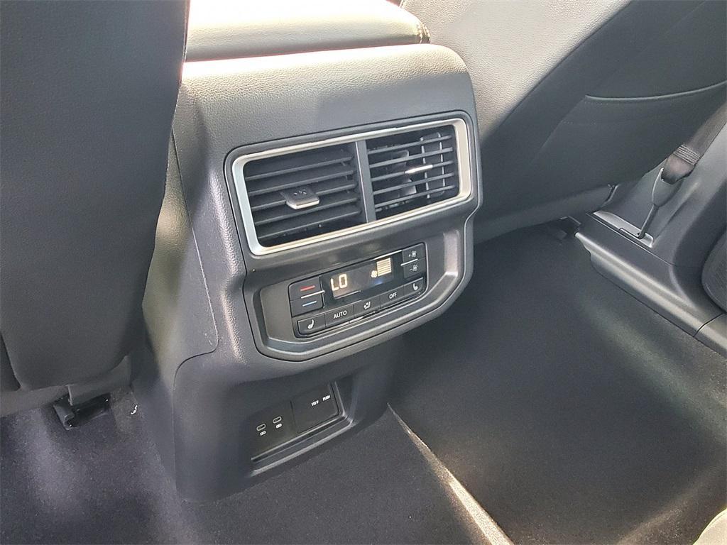 new 2026 Volkswagen Atlas car, priced at $52,318