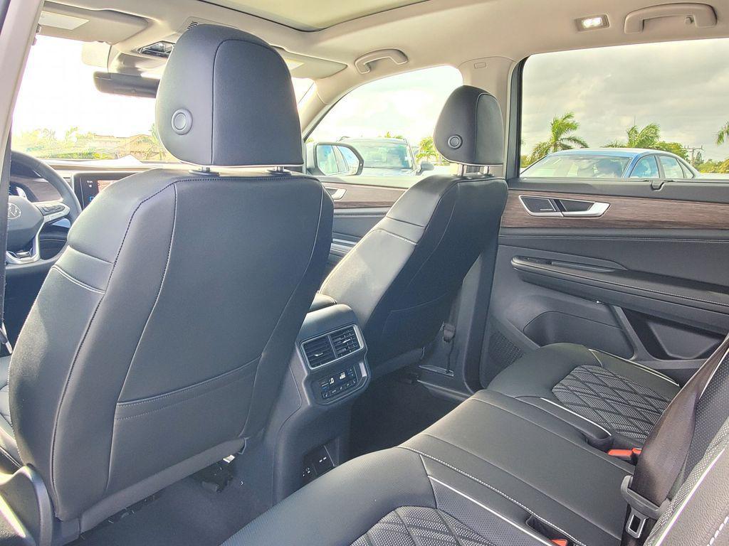 new 2026 Volkswagen Atlas car, priced at $53,318