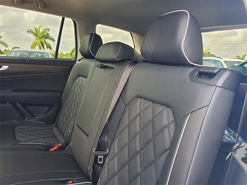 new 2026 Volkswagen Atlas car, priced at $52,318