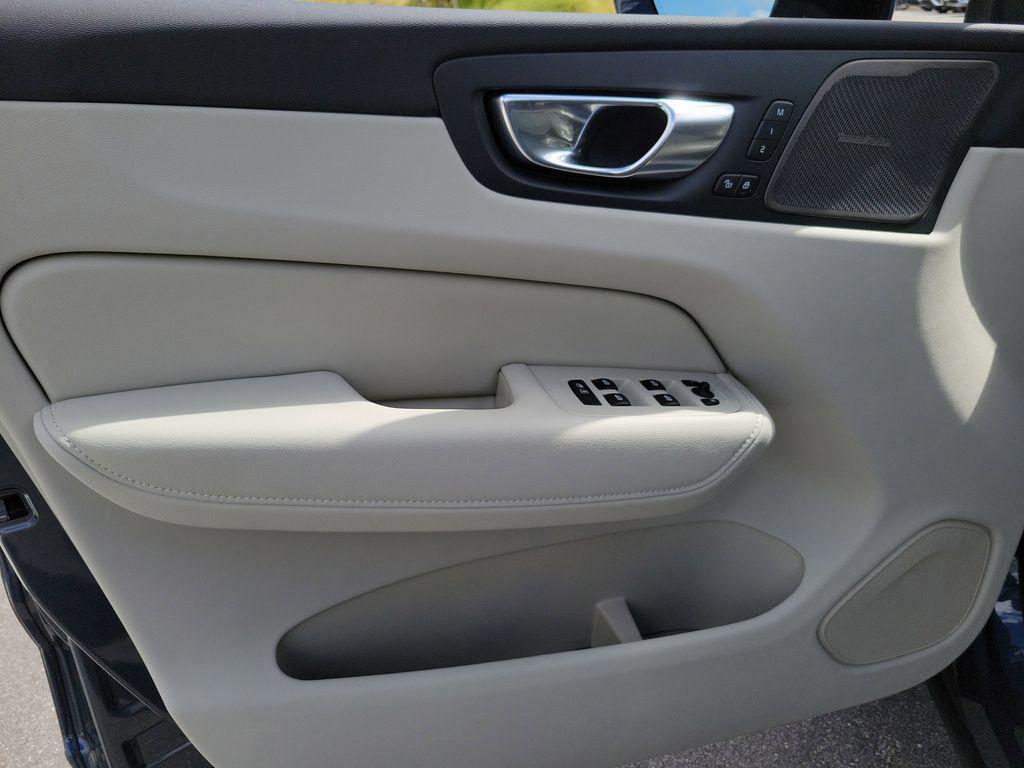 new 2026 Volvo XC60 car, priced at $59,052