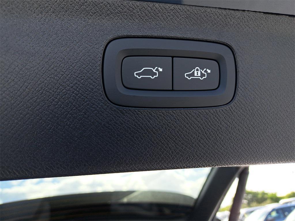 new 2026 Volvo XC90 car, priced at $70,139