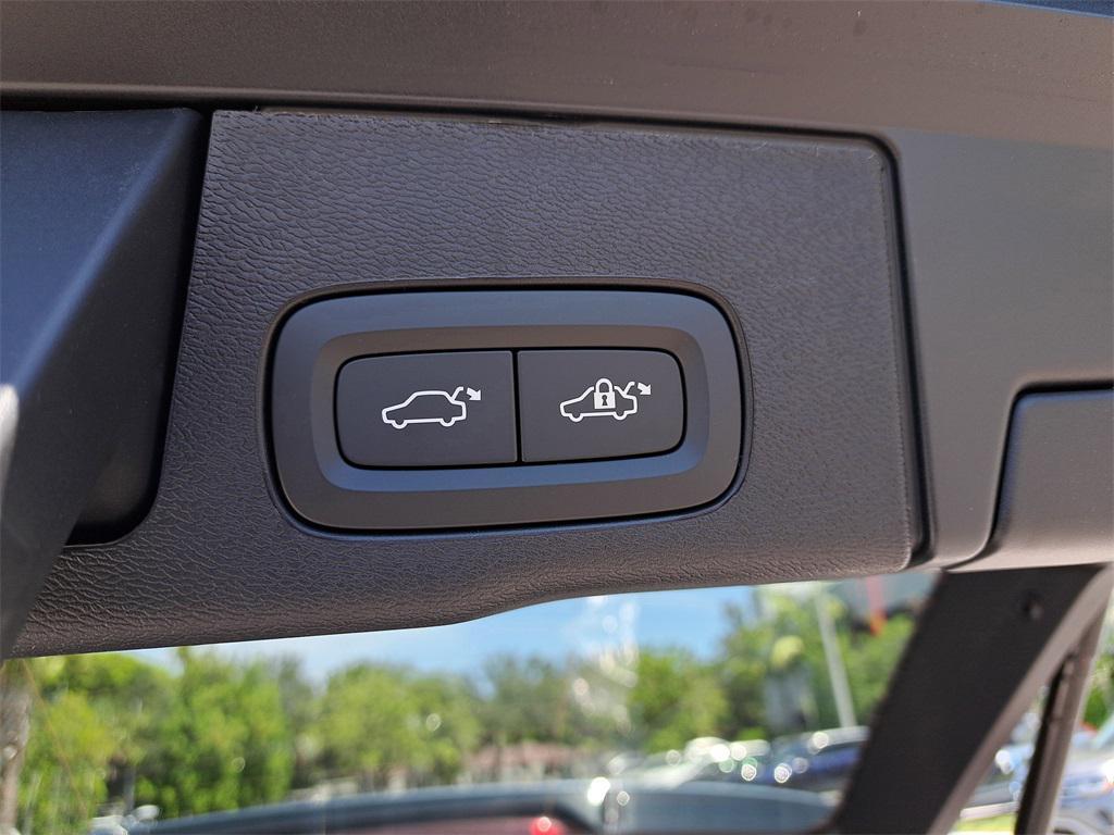 new 2026 Volvo XC60 car, priced at $58,555