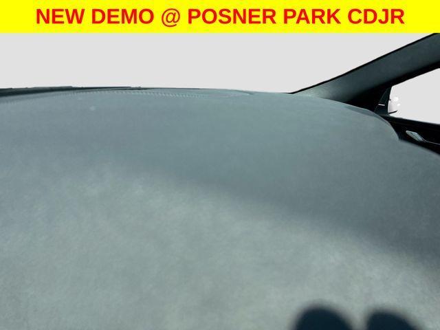 new 2025 Jeep Grand Cherokee car, priced at $33,489