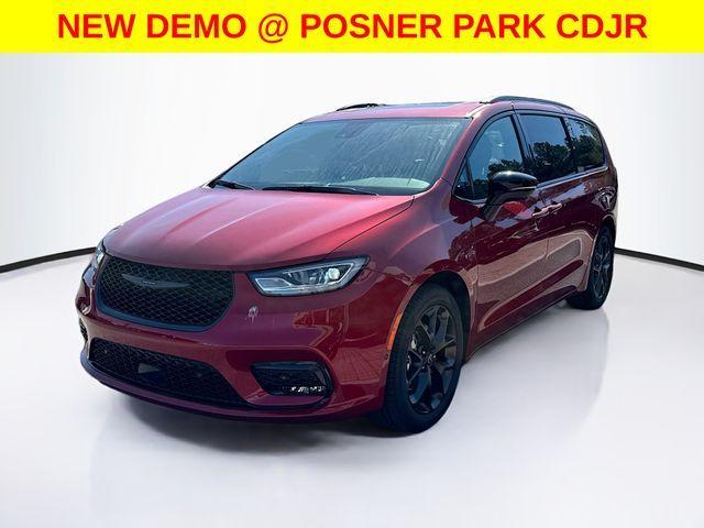 new 2026 Chrysler Pacifica car, priced at $43,989