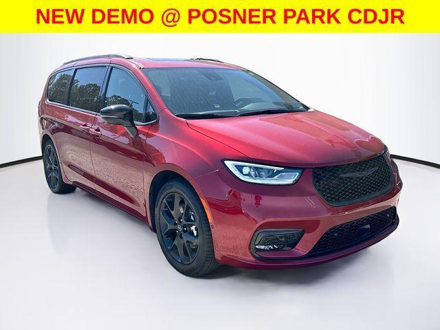 new 2026 Chrysler Pacifica car, priced at $43,989