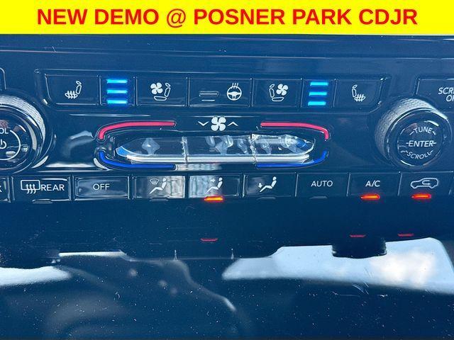 new 2025 Jeep Grand Cherokee car, priced at $47,989