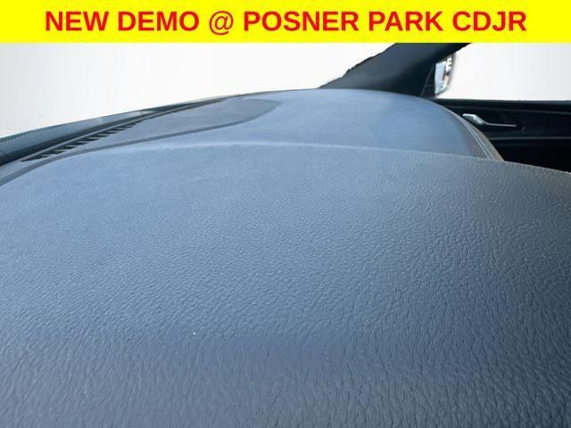 new 2025 Jeep Grand Cherokee car, priced at $47,989