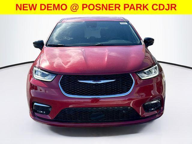 new 2026 Chrysler Pacifica car, priced at $39,289
