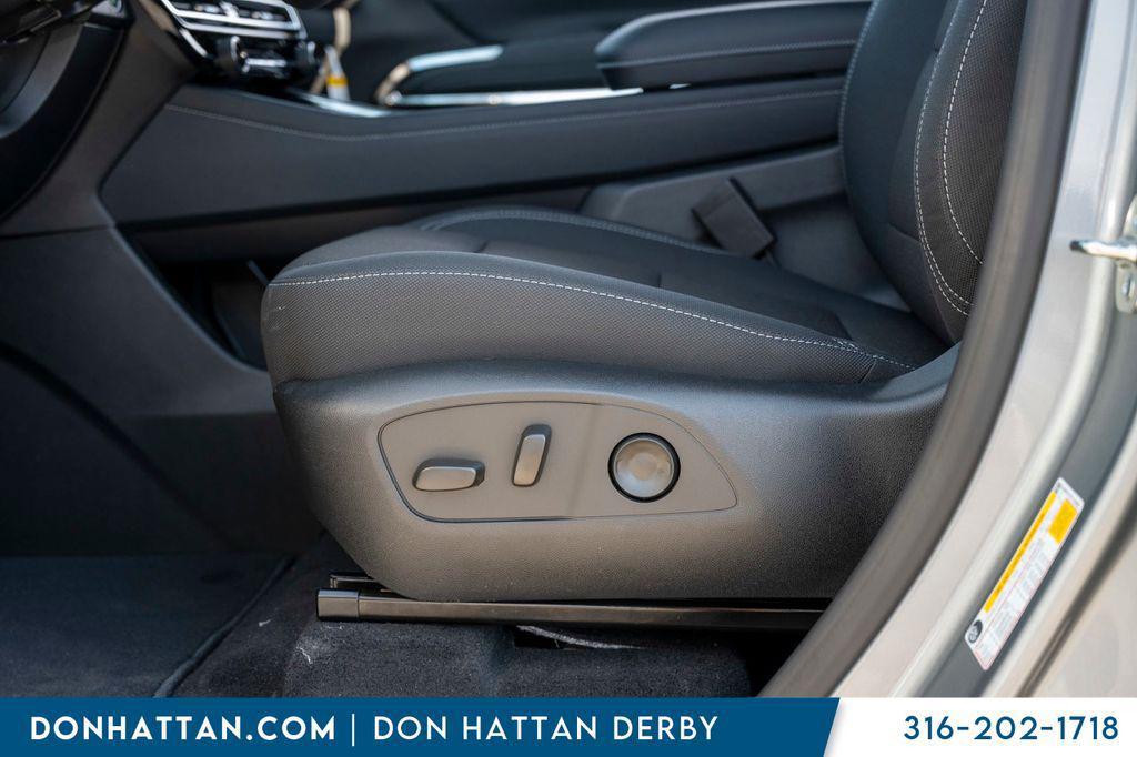 new 2026 Chevrolet Traverse car, priced at $44,020