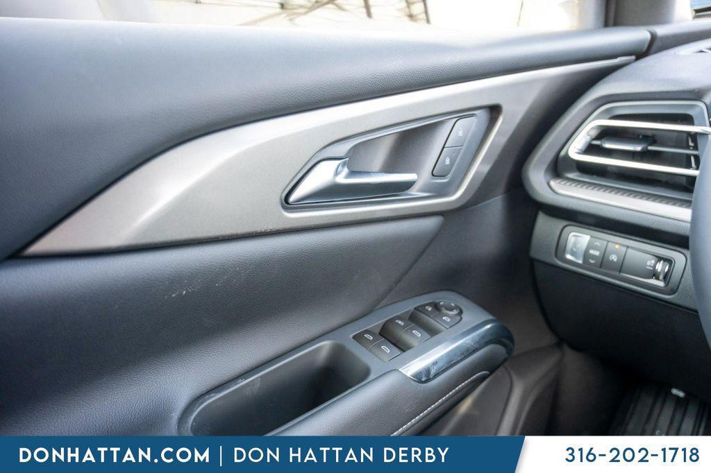 new 2026 Chevrolet Traverse car, priced at $44,020