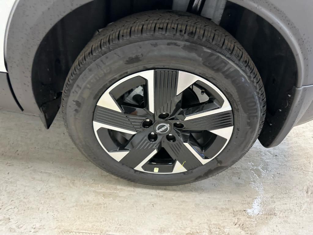 new 2025 Nissan Kicks car, priced at $27,058