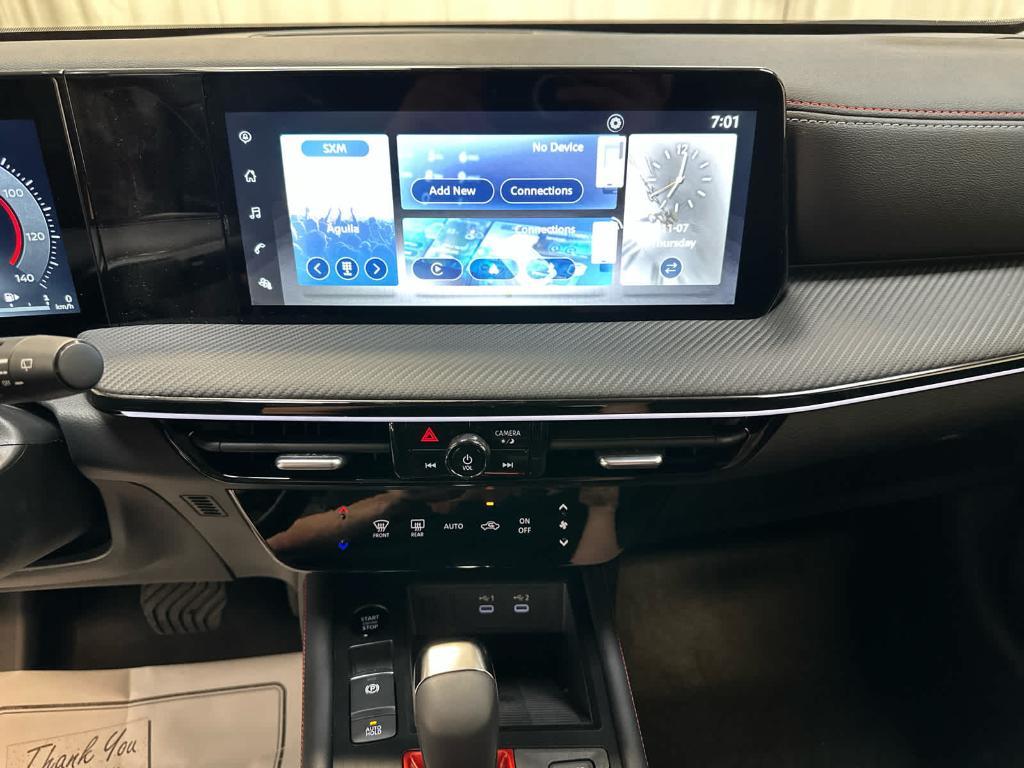 new 2025 Nissan Kicks car, priced at $27,902