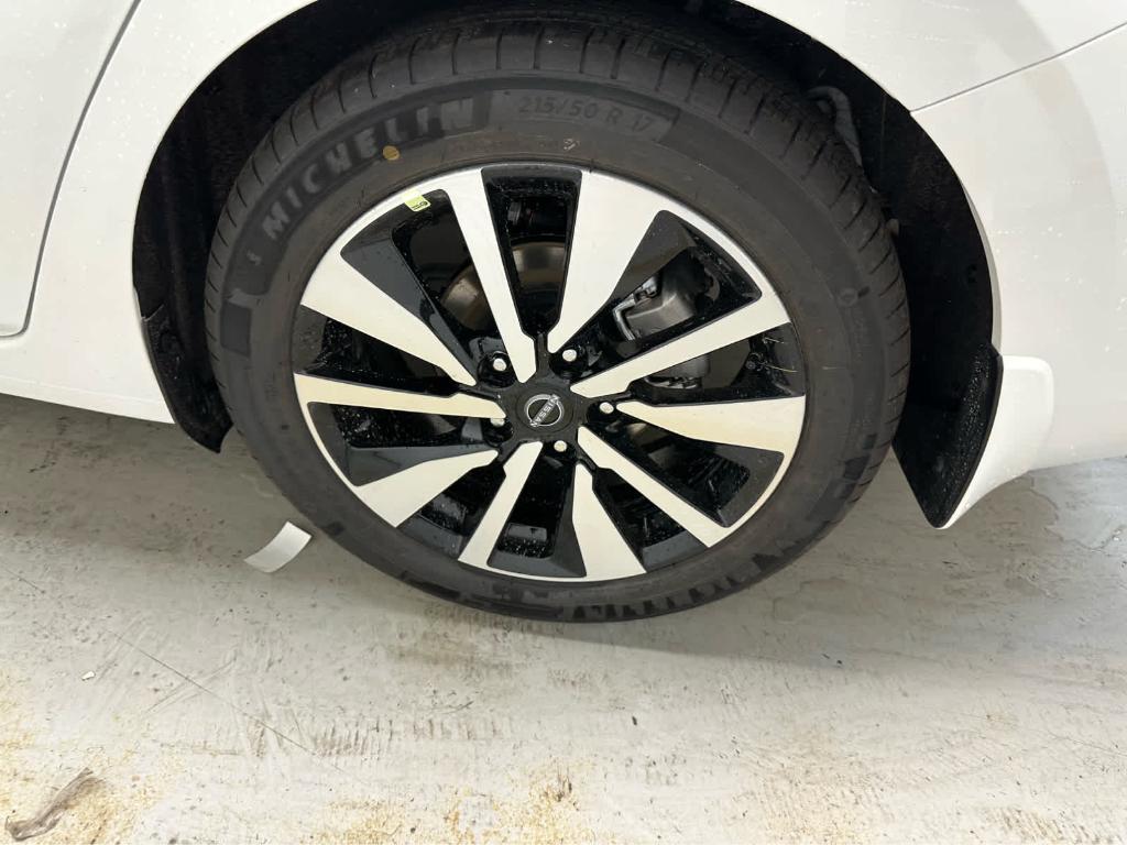 new 2025 Nissan Sentra car, priced at $26,984