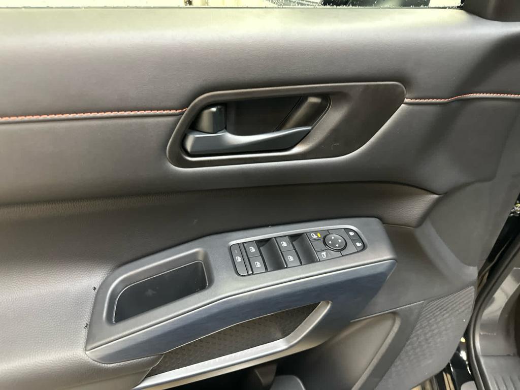 new 2025 Nissan Pathfinder car, priced at $44,257