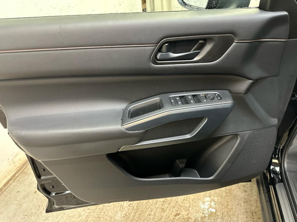 new 2025 Nissan Pathfinder car, priced at $44,257