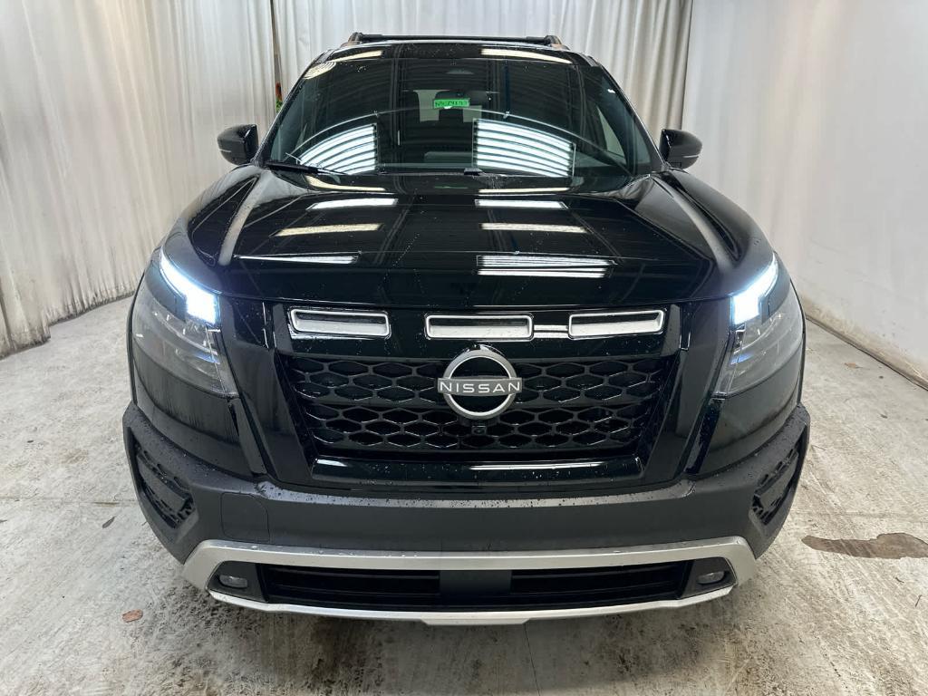 new 2025 Nissan Pathfinder car, priced at $44,257